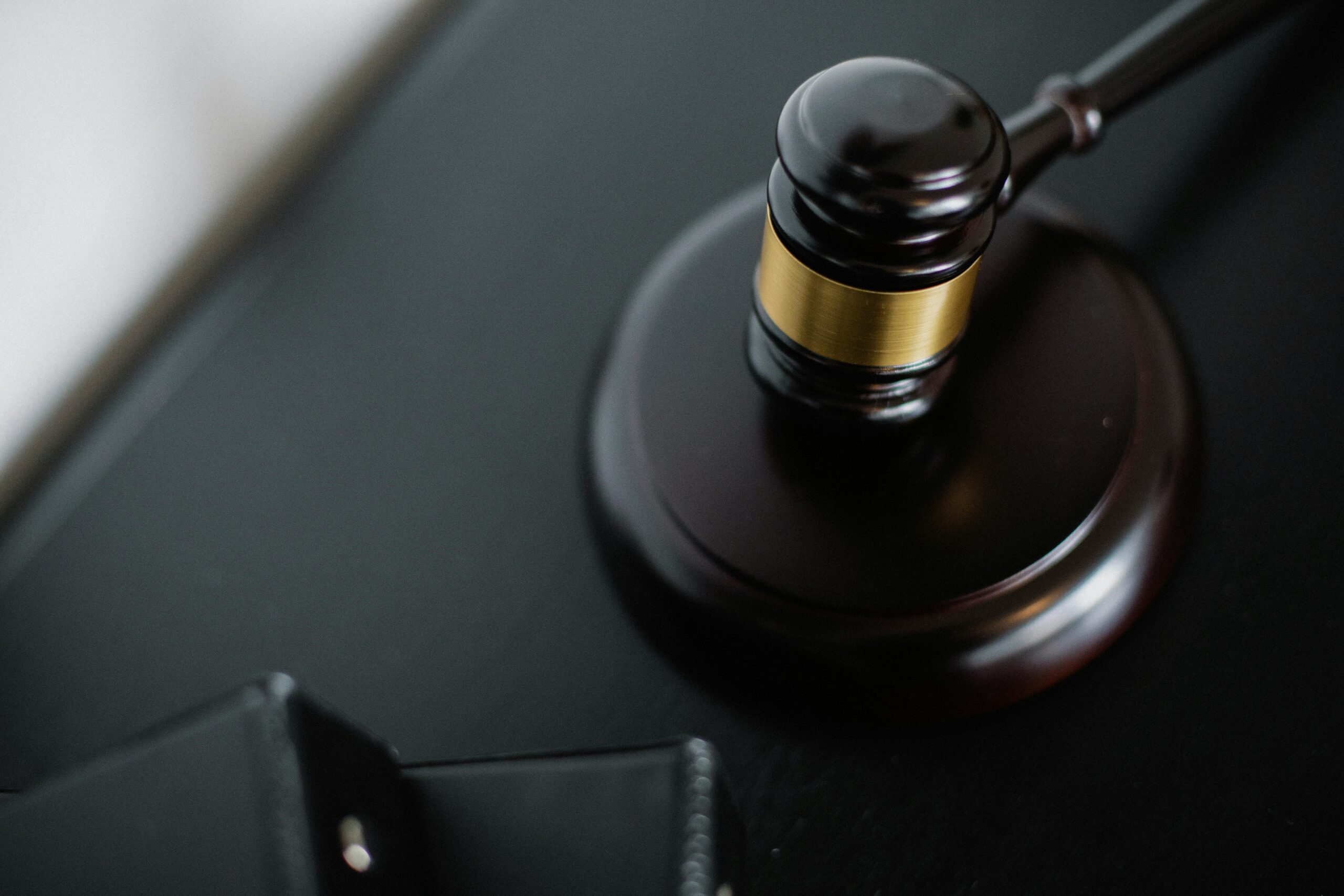 Expertos en derecho penal y defensa legal.